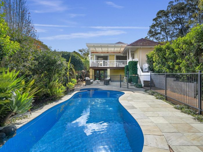 2 Bromborough Rd, Roseville NSW 2069, Australia