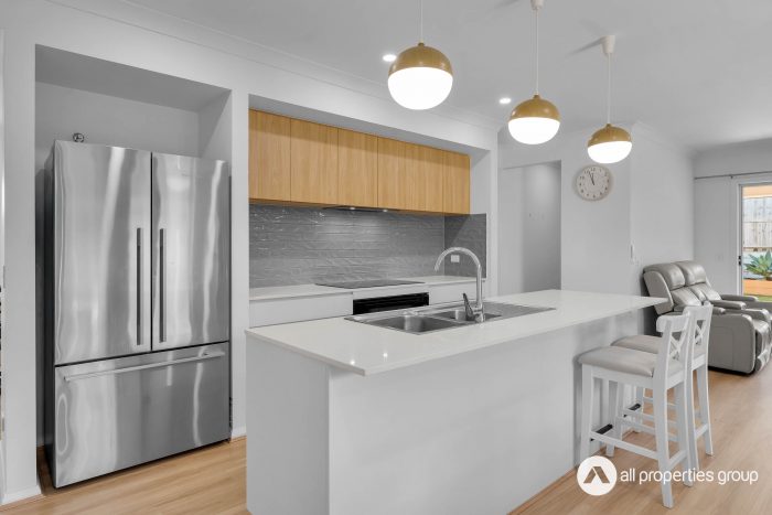 66 Hyde Dr, Yarrabilba QLD 4207, Australia