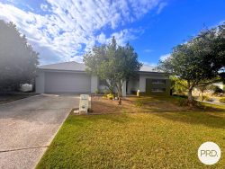 2 Jardine Cres, Boyne Island QLD 4680, Australia