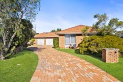 11 Lowe Pl, Kariong NSW 2250, Australia