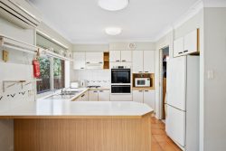 11 Lowe Pl, Kariong NSW 2250, Australia