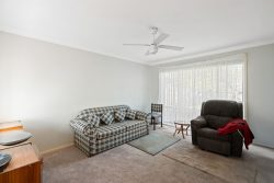 11 Lowe Pl, Kariong NSW 2250, Australia