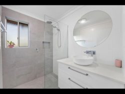 8 Leschenaultia St, Roleystone WA 6111, Australia