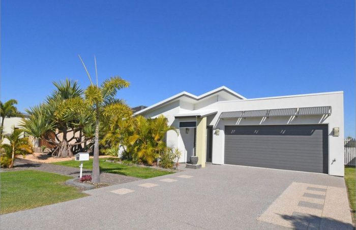 9 Lady Nelson Dr, Eli Waters QLD 4655, Australia