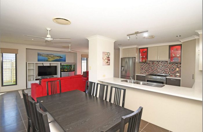 9 Lady Nelson Dr, Eli Waters QLD 4655, Australia