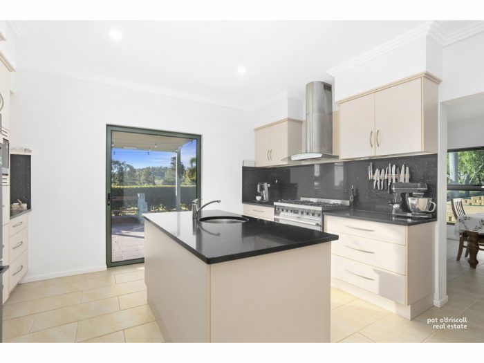 8 Laura Cl, Rockyview QLD 4701, Australia