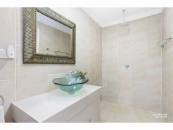 8 Laura Cl, Rockyview QLD 4701, Australia
