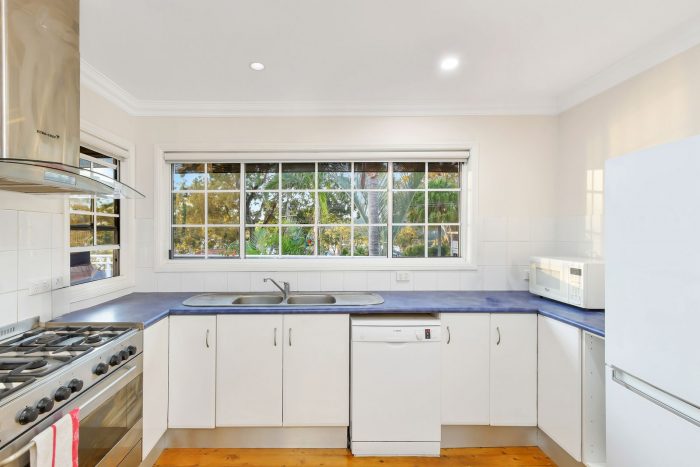 3 Malumba Ave, Saratoga NSW 2251, Australia