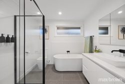 20 Blueberry Rd, Mooroolbark VIC 3138, Australia