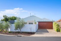 27 Cherry Hills Cir, Dunsborough WA 6281, Australia