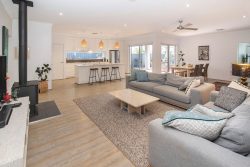 27 Cherry Hills Cir, Dunsborough WA 6281, Australia