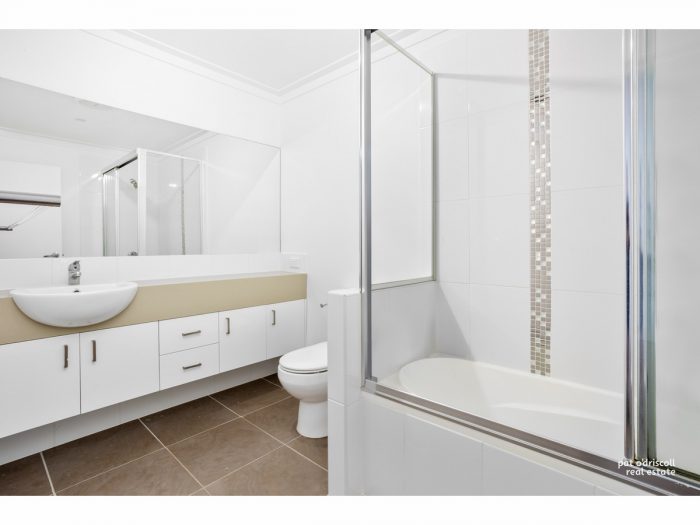 Unit 8/6 Currawong St, Norman Gardens QLD 4701, Australia