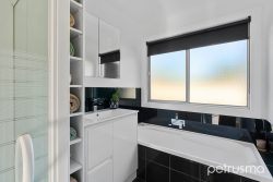 6 Nicholas Ave, Dodges Ferry TAS 7173, Australia