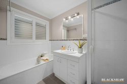 9 Orange Thorn Cres, Banks ACT 2906, Australia