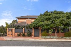 Unit 1/13 Hardy Rd, Bassendean WA 6054, Australia