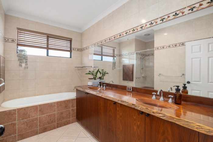 Unit 1/13 Hardy Rd, Bassendean WA 6054, Australia