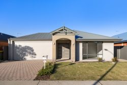 16 Battery St, Brabham WA 6055, Australia