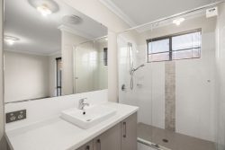 16 Battery St, Brabham WA 6055, Australia