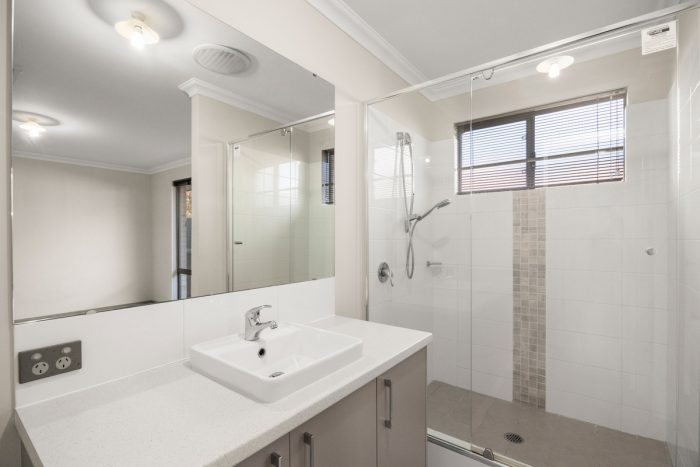 16 Battery St, Brabham WA 6055, Australia