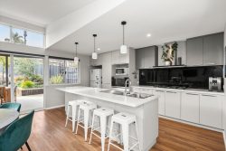 11 Cottingley Pl, Swan View WA 6056, Australia
