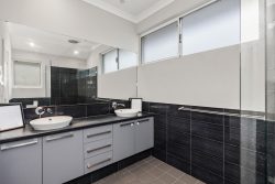 11 Cottingley Pl, Swan View WA 6056, Australia