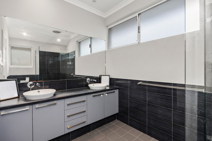 11 Cottingley Pl, Swan View WA 6056, Australia