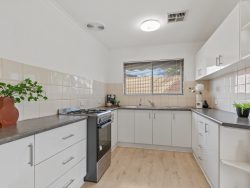 34 Powell Pl, Morphett Vale SA 5162, Australia