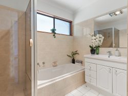 34 Powell Pl, Morphett Vale SA 5162, Australia