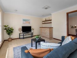 21 Premier St, Hannans WA 6430, Australia