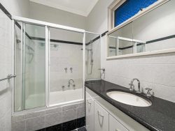 61 Howes Cres, Dianella WA 6059, Australia