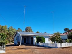 35 Barron St Boyup Brook WA 6244, Australia