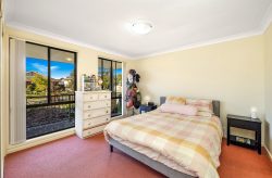 16 Quarterhorse Parade, Wadalba NSW 2259, Australia