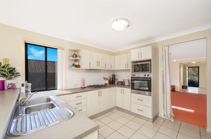 16 Quarterhorse Parade, Wadalba NSW 2259, Australia