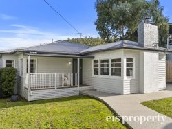 14 Rowitta Rd, Lindisfarne TAS 7015, Australia
