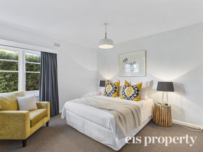 14 Rowitta Rd, Lindisfarne TAS 7015, Australia