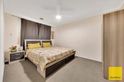 5 Sinclair Cres, Tarneit VIC 3029, Australia