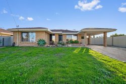 3 St Clair St, Yanchep WA 6035, Australia