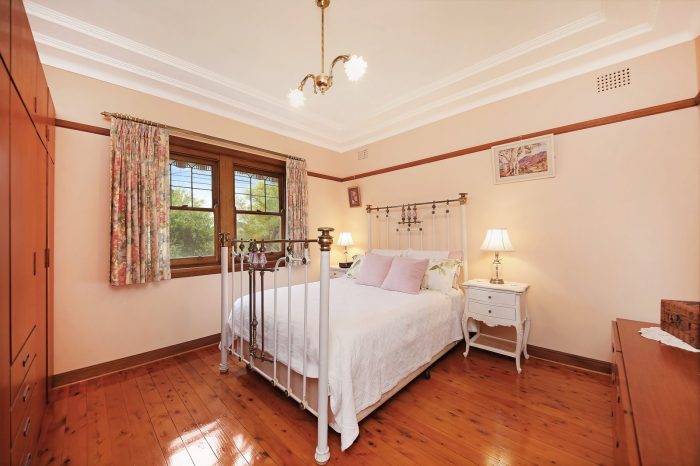 32 St Elmo Parade, Kingsgrove NSW 2208, Australia