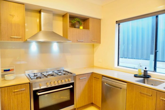 18 Igneous Rd, Craigieburn VIC 3064, Australia