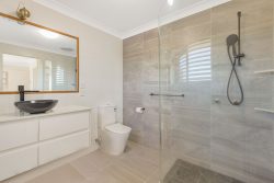 Unit 2/9 Sequoia Ct, Banora Point NSW 2486, Australia