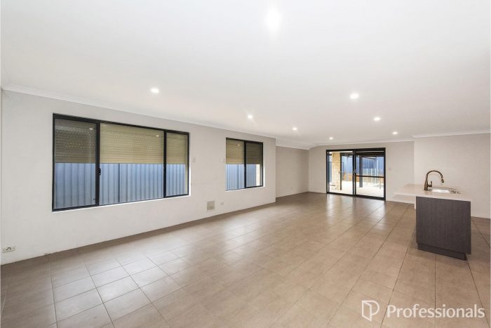 13 Tigereye Ave, Byford WA 6122, Australia