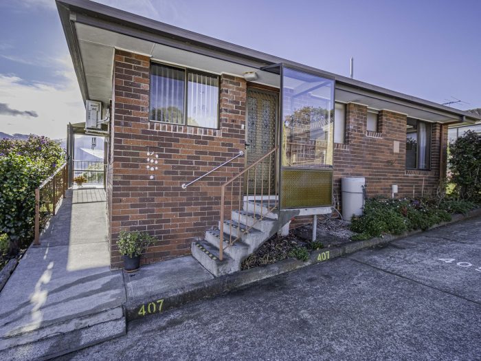 407 Village Dr, Kingston TAS 7050, Australia