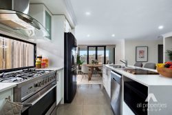 116 Vineyard Dr, Greenbank QLD 4124, Australia