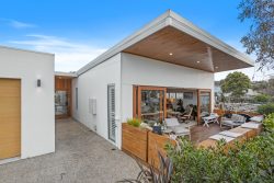 44 Wells Parade, Blackmans Bay TAS 7052, Australia