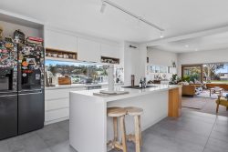 44 Wells Parade, Blackmans Bay TAS 7052, Australia