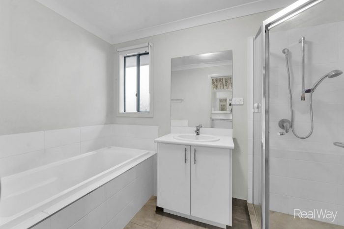 18 Cairo Wy, Spring Mountain QLD 4300, Australia
