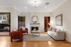 Unit 1/7 Whittens Ln, Doncaster VIC 3108, Australia