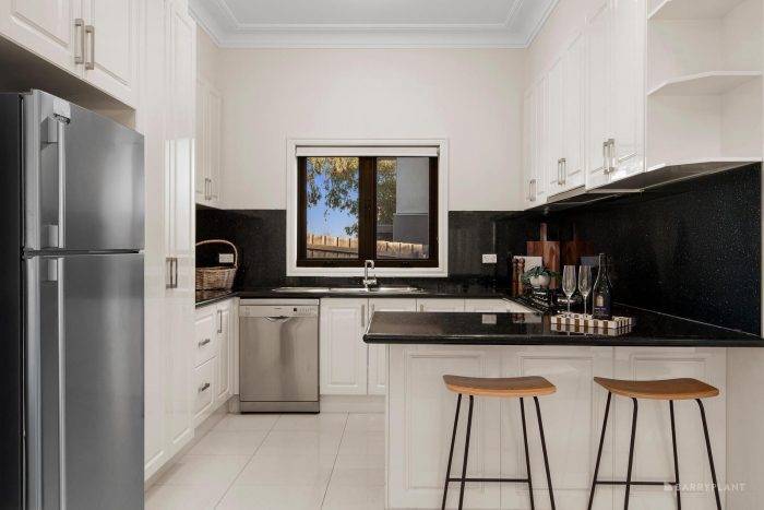 Unit 1/7 Whittens Ln, Doncaster VIC 3108, Australia