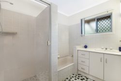 6 Woodview St, Browns Plains QLD 4118, Australia