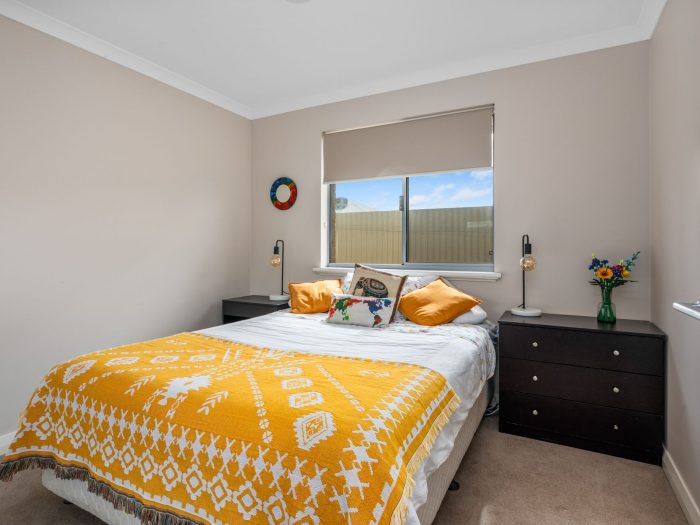 136A Campbell St, West Lamington WA 6430, Australia